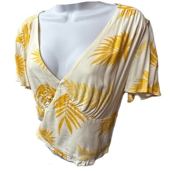 Madison&Berkeley Stitch Fix Anaya Flutter Sleeve Crop Top Size‎ Medium - Picture 1 of 12